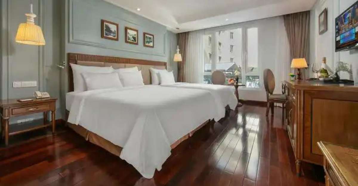 Phòng Deluxe Triple City View  tại Hanoi Pearl Hotel