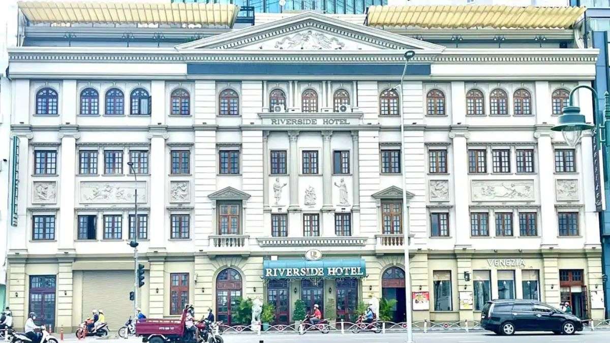 Hình ảnh Riverside Hotel Saigon nhìn từ bên ngoài