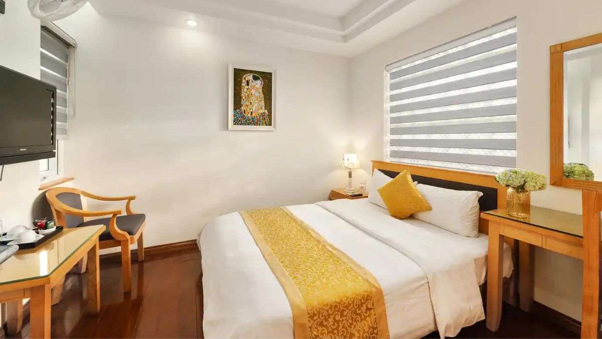 Không gian phòng Superior tại Hanoi Sky Hotel