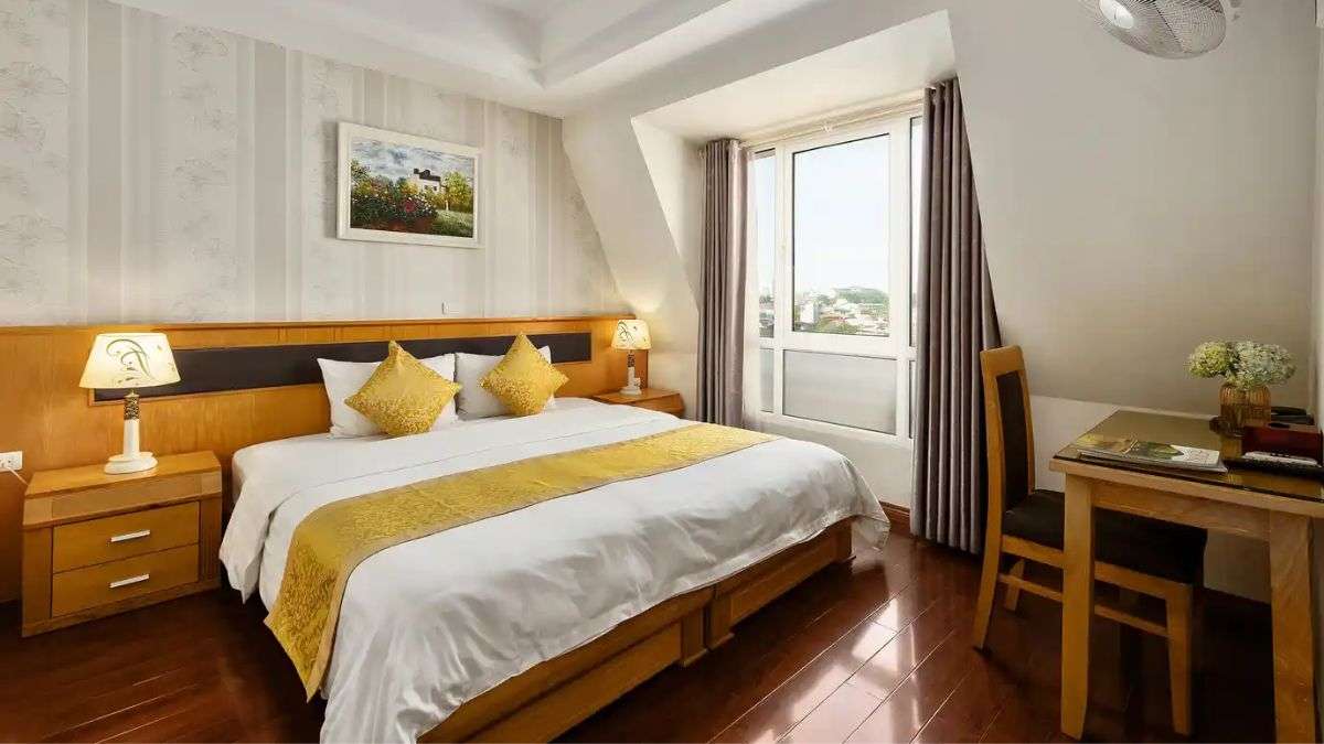 Không gian phòng Suite tại Hanoi Sky Hotel
