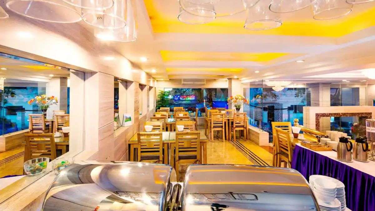 Nhà hàng Bonsella tại Hanoi Sky Hotel