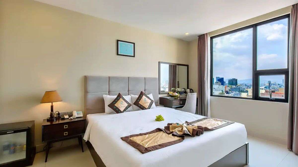 Không gian phòng Standard Double City View tại Ocean Haven Hotel