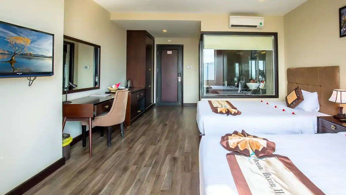 Không gian phòng Deluxe Double Or Twin Sea View tại Ocean Haven Hotel