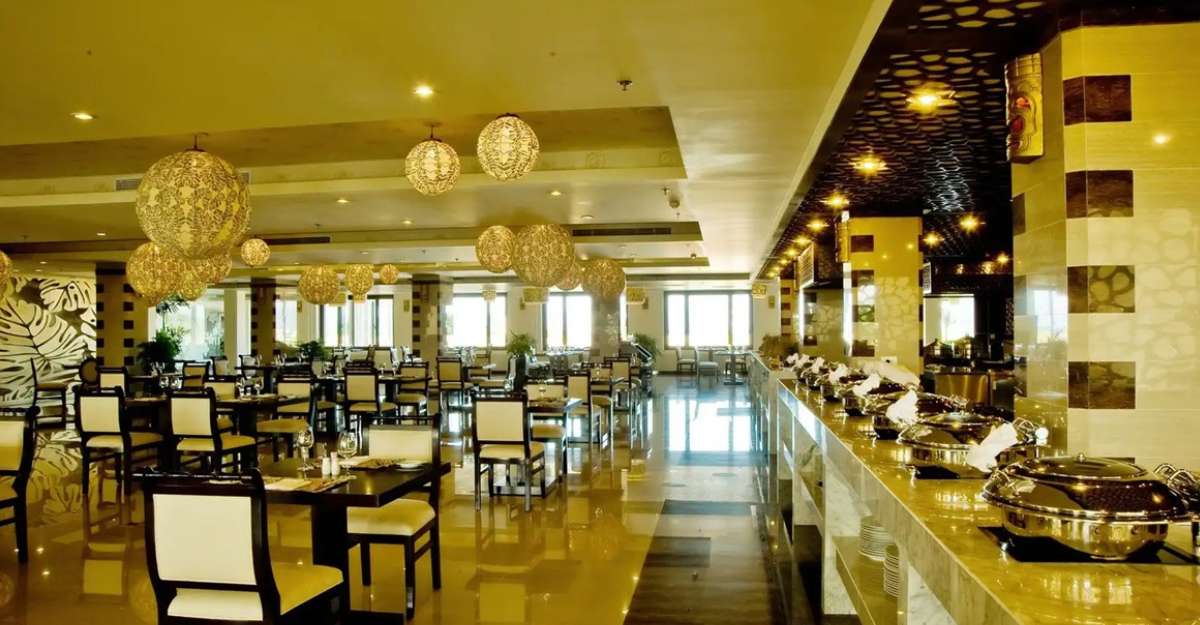 Nhà hàng tại Olalani Resort & Condotel