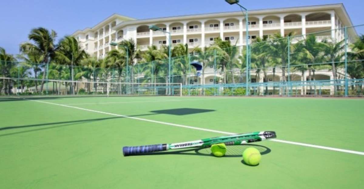 Sân tennis tại Olalani Resort & Condotel