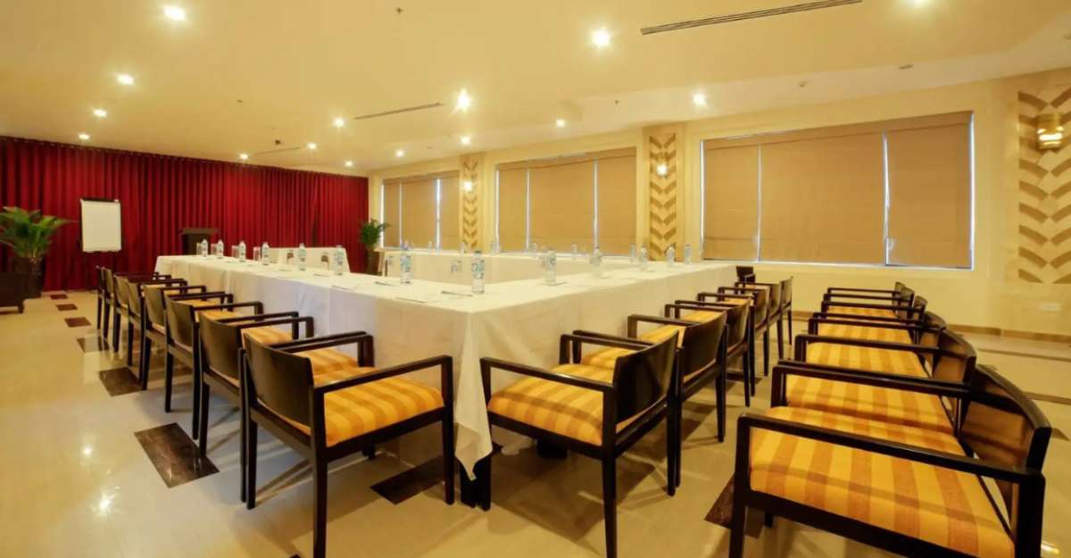 Phòng hội nghị tại Olalani Resort & Condotel