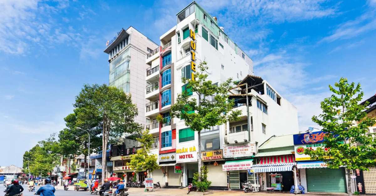 Ngan Ha Hotel Saigon - Khách sạn quận 5