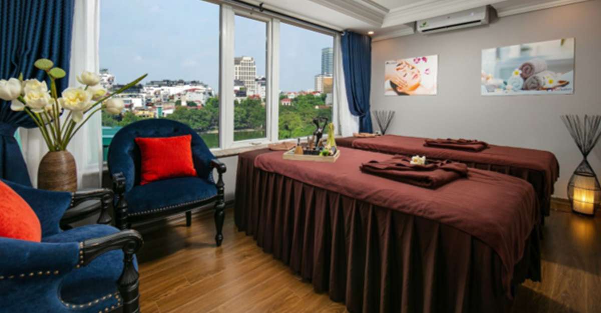 Scent Spa tại Scent Premium Hotel với không gian ấm cúng tràn ngập hương hoa êm dịu cho du khách những phút giây thư giãn