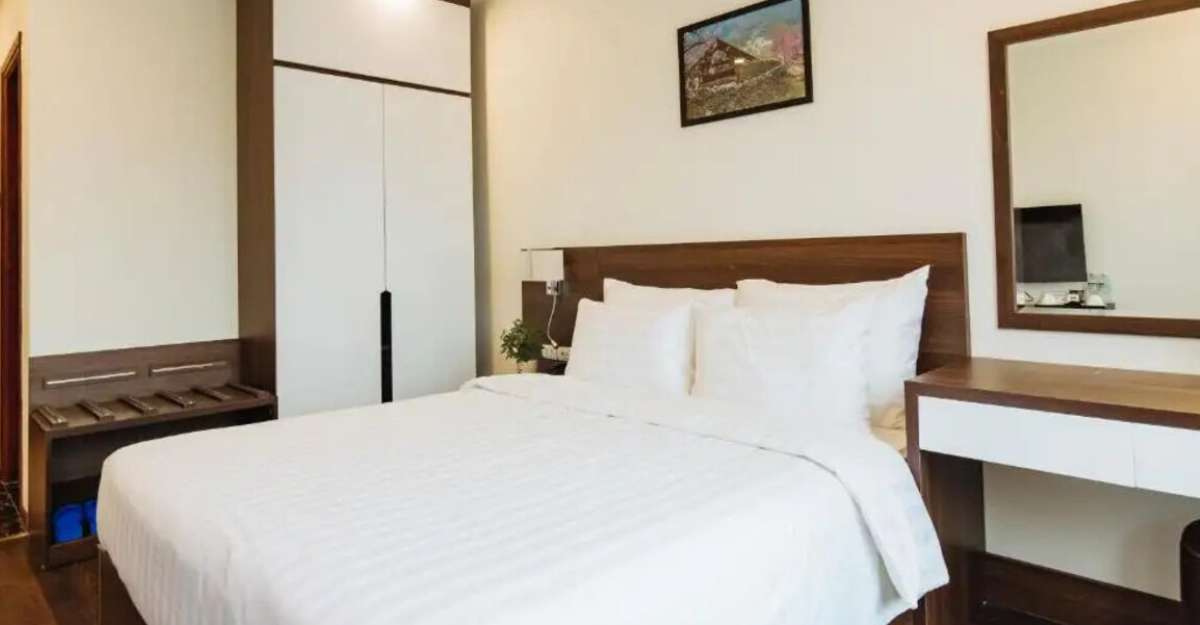 Deluxe Double With Balcony Paragon Noi Bai Hotel and Pool