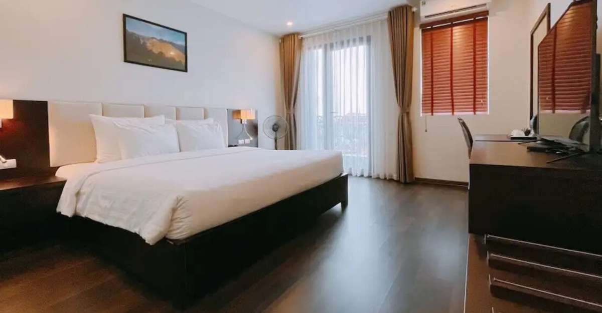 Suite Balcony - Paragon Noi Bai Hotel and Pool