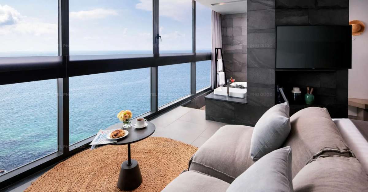 Ocean Eyes Suit tại M Hotel Phú Quốc
