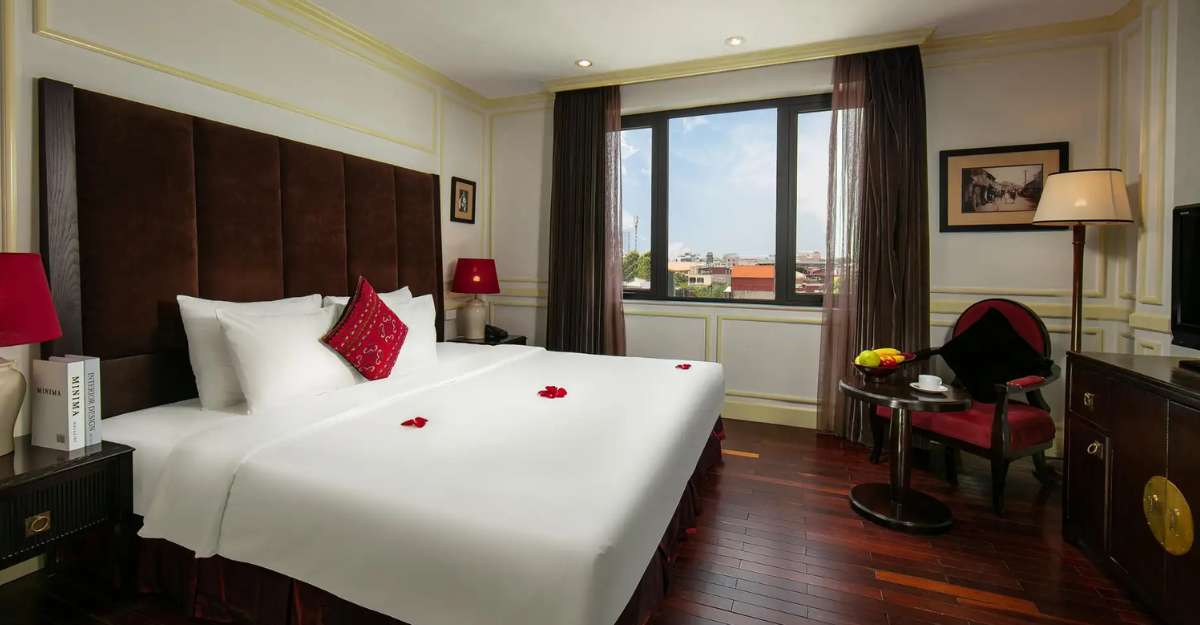 Hanoi Boutique Hotel & Spa phòng Deluxe City View