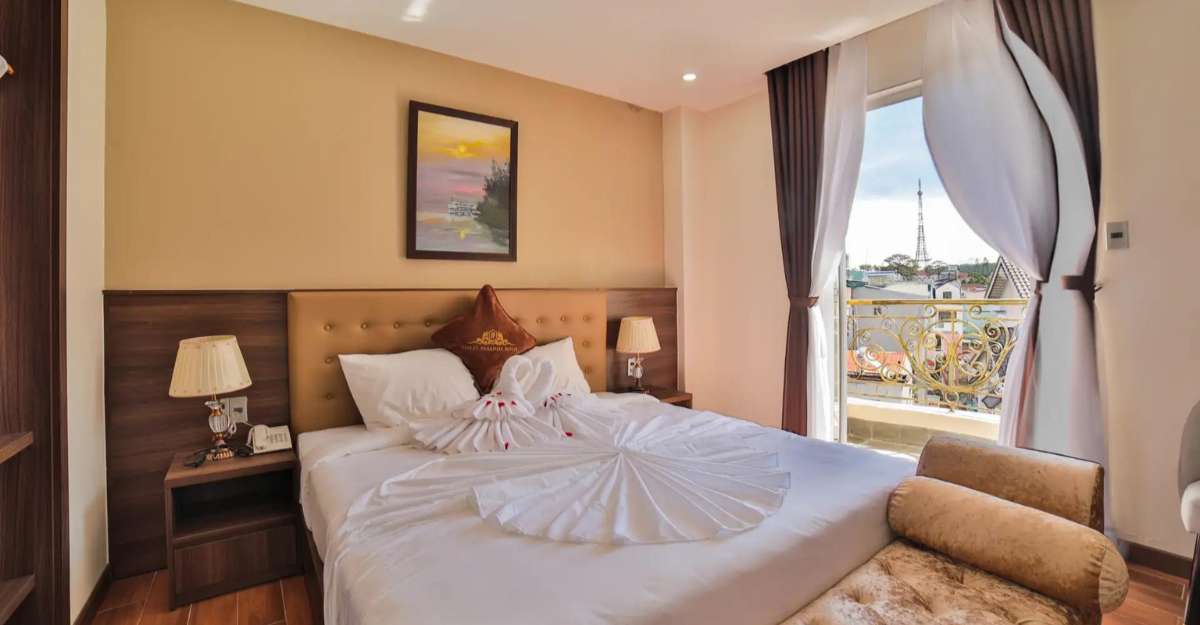 Không gian Premier Double tại Dalat Paradise Hotel