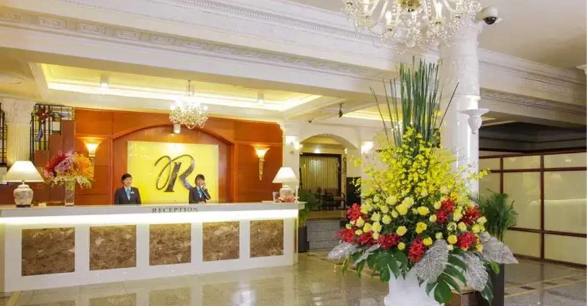 Không gian sảnh chờ của Royal Hotel Saigon