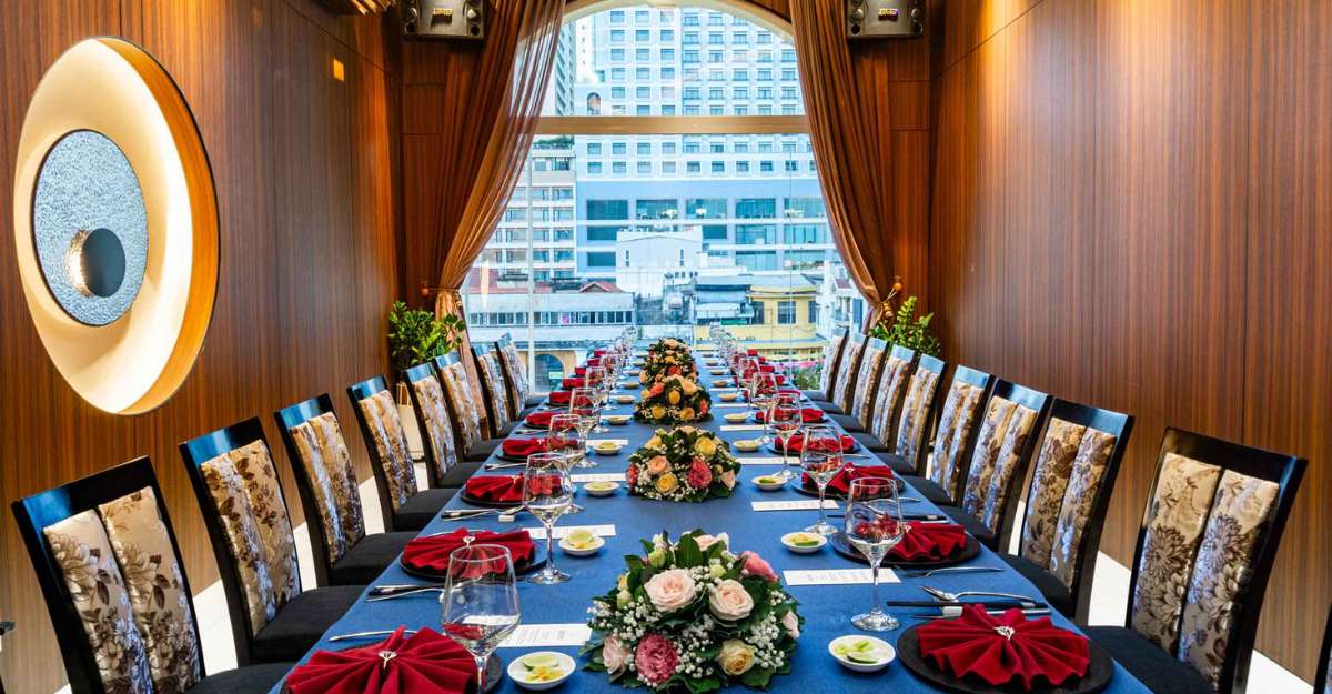 VIP Room tại Royal Hotel Saigon