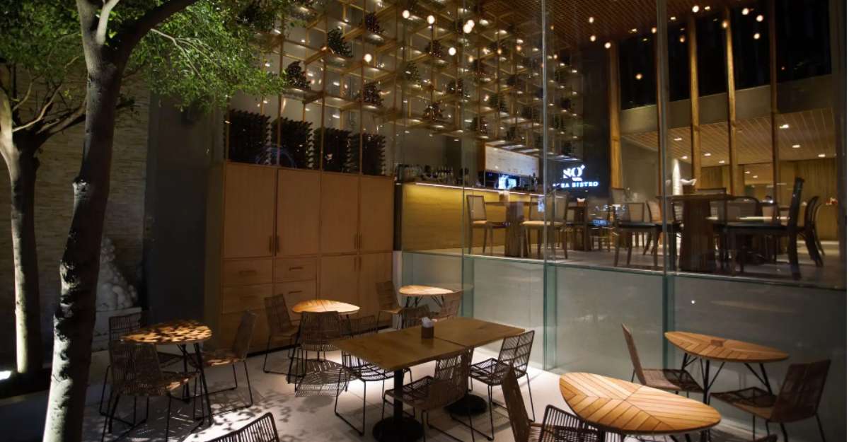 Sora Bistro tại Sky Gem Hotel Sora