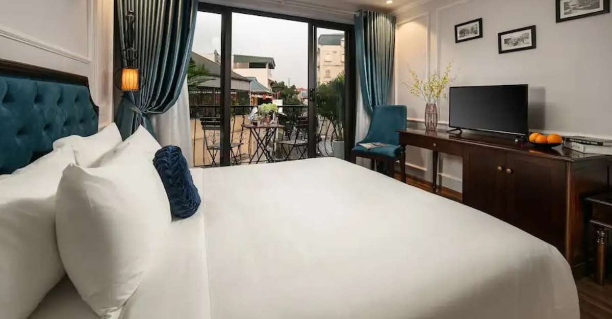 Phòng Junior Double 1 Queen Bed City View tại Maya Boutique Hotel & Spa