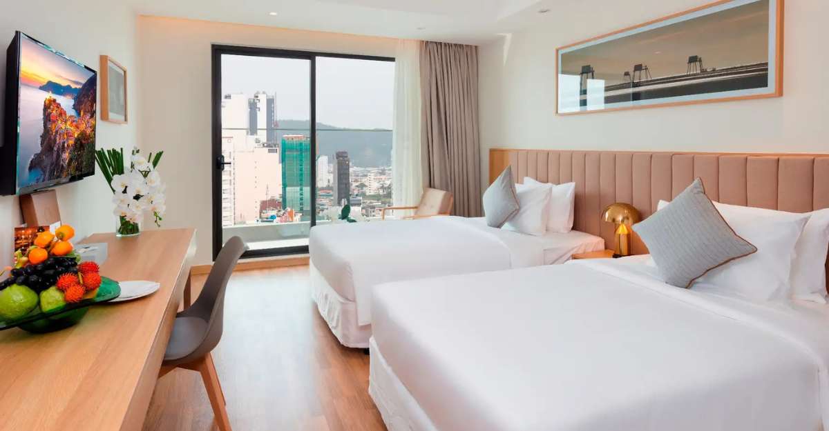 Phòng Senior Deluxe Twin With Balcony City View tại Nagar Hotel Nha Trang