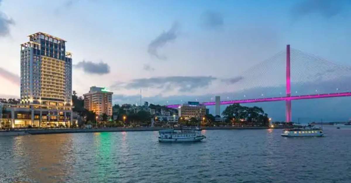 Ảnh Wyndham Legend Halong Hotel từ bên ngoài