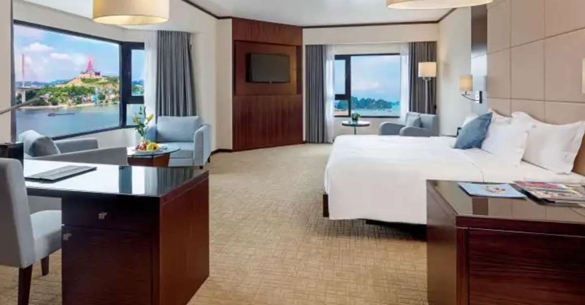 Wyndham Legend Halong Hotel phòng Junior Suite
