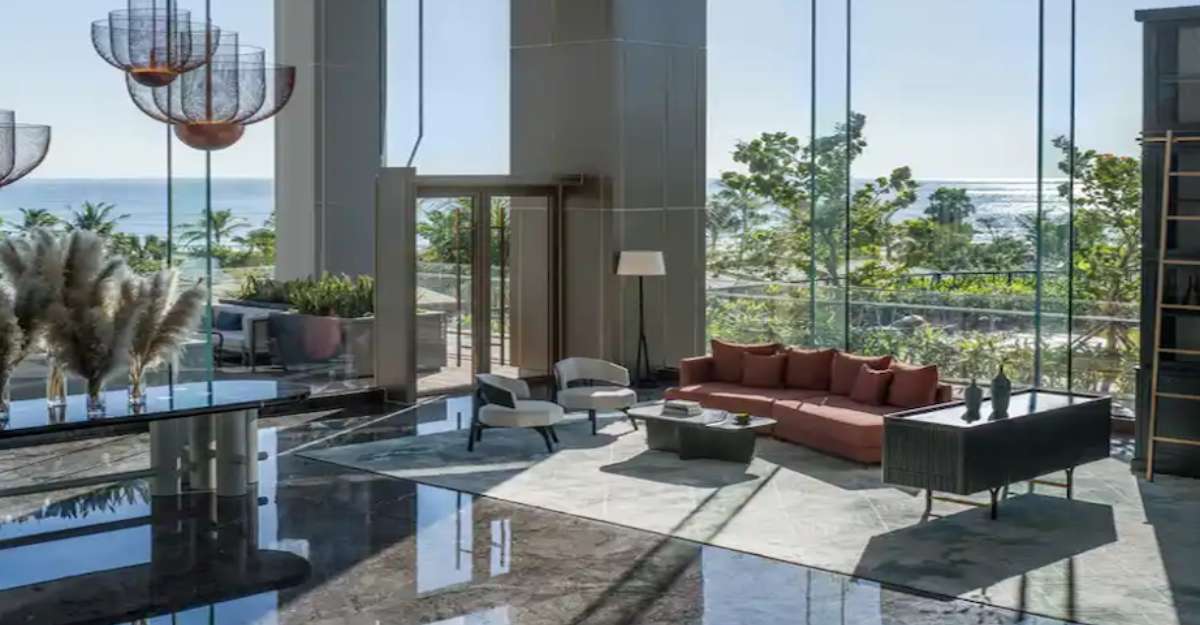 Không gian sảnh chờ sang trọng tại Hoiana Hotel & Suites