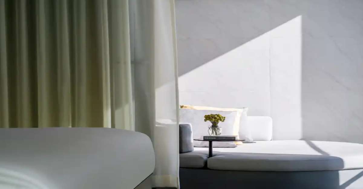 Phòng Suite King Size Bed tại Hoiana Hotel & Suites