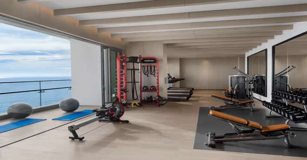 Câu lạc bộ thể thao tại Hoiana Hotel & Suites
