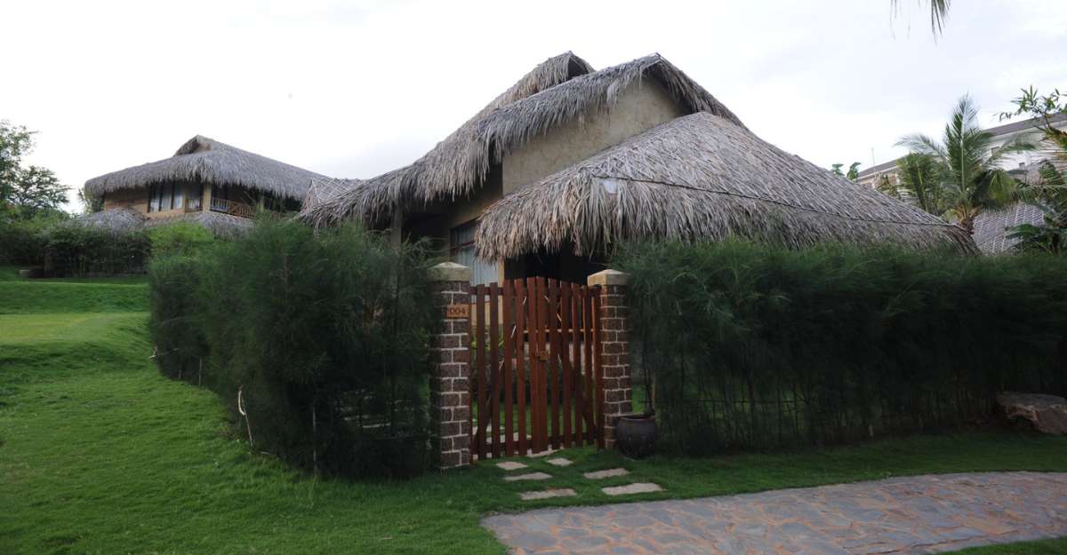 Sự mộc mạc và yên bình của Aroma Beach Resort & Spa