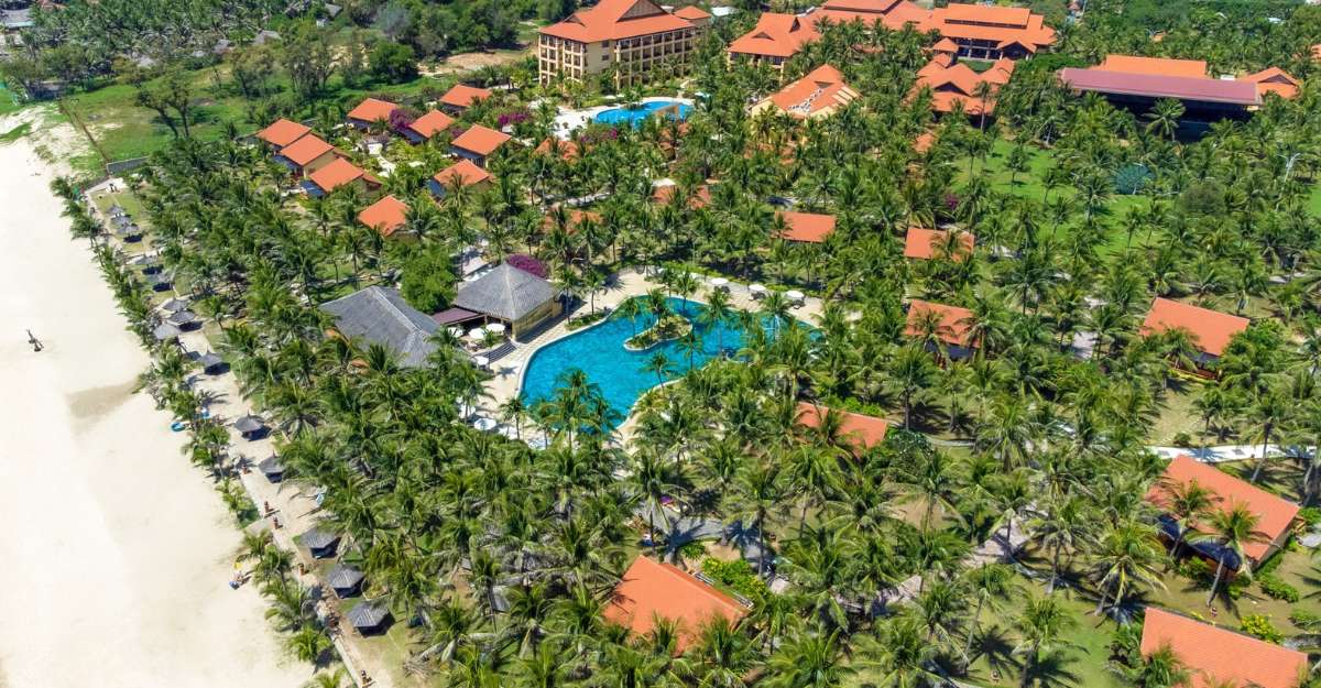 Khuôn viên nhiệt đới của Pandanus Resort nhìn từ trên cao