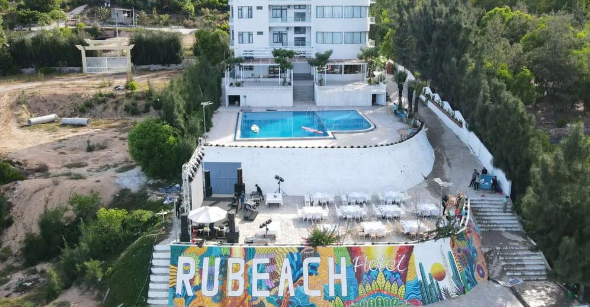 Rubeach Hotel & Restaurant - khách sạn Phú Yên gần biển