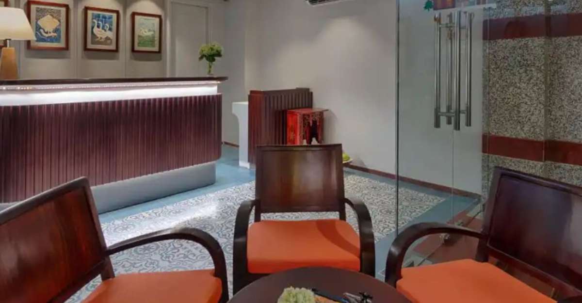 Không gian sảnh chờ tại Little Saigon Boutique Hotel