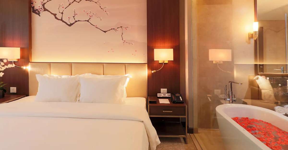 Phòng Deluxe Double tại Grand Vista Hanoi