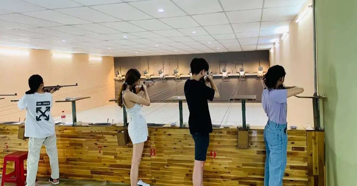 Chơi bắn súng tại Saigon Sniper