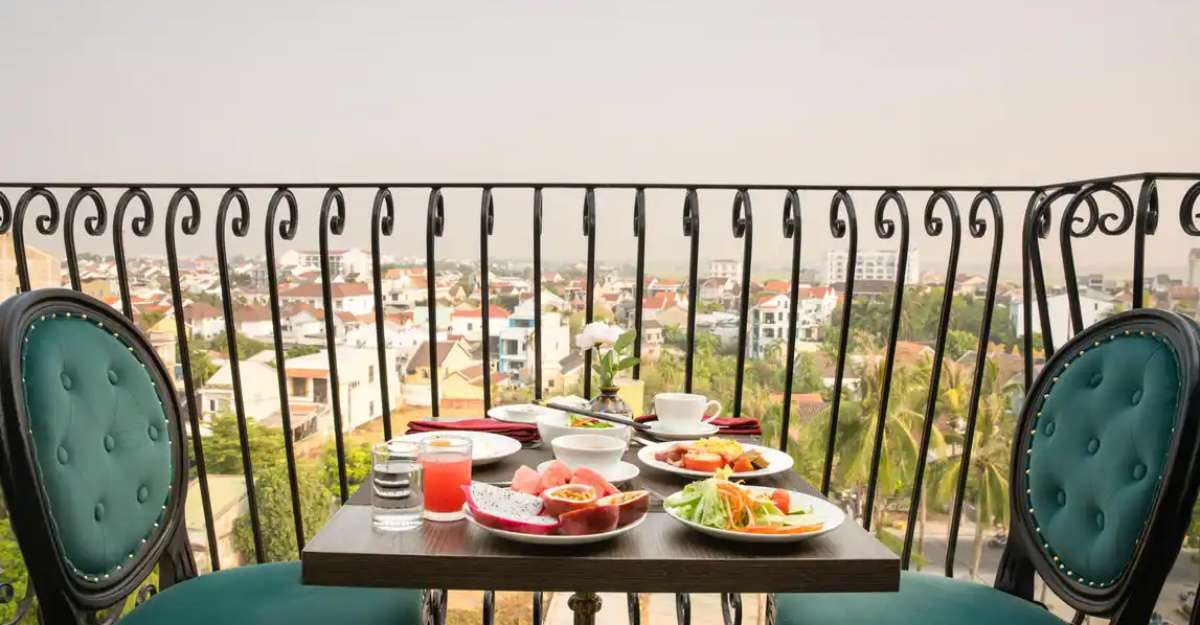 Bữa sáng thú vị và thơ mộng tại Hoi An Babylon Riverside Hotel & Spa