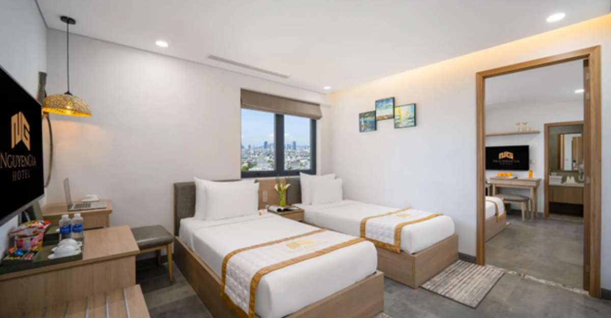 Family Deluxe Partial Sea tại Nguyen Gia Hotel ấn tượng với thiết kế thông 2 phòng