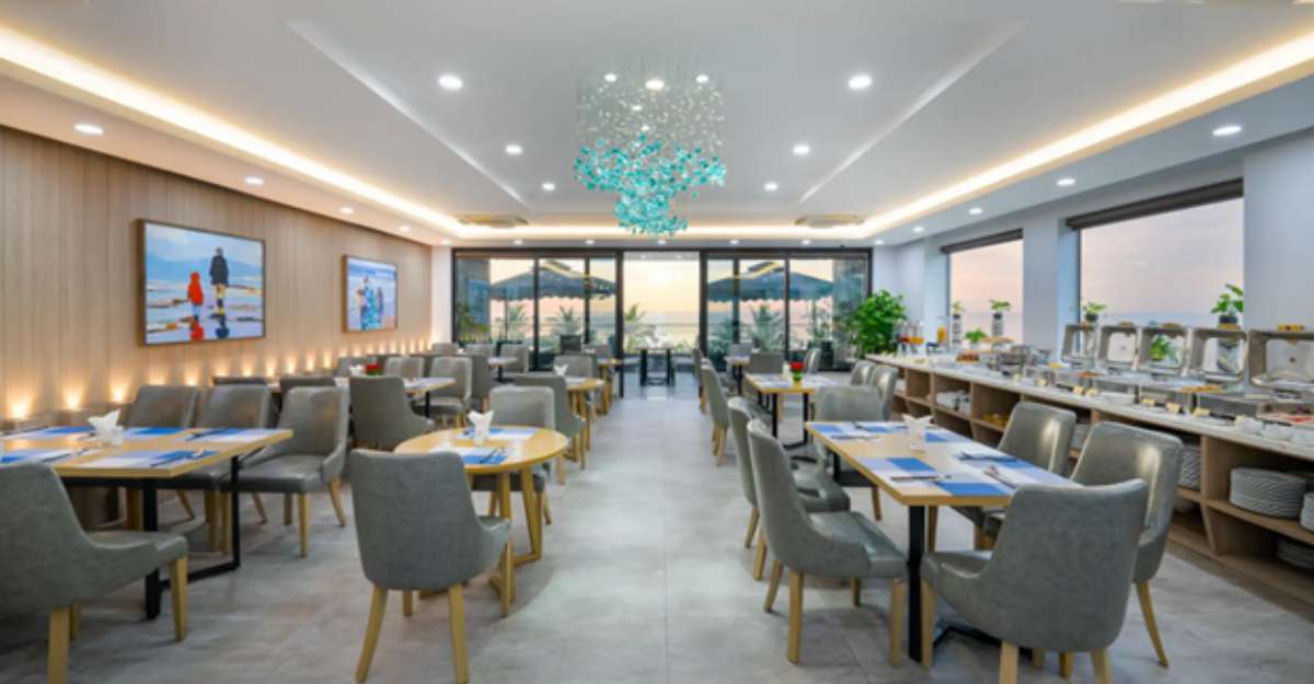 Không gian lãng mạn nhà hàng Nguyên Gia tại Nguyen Gia Hotel