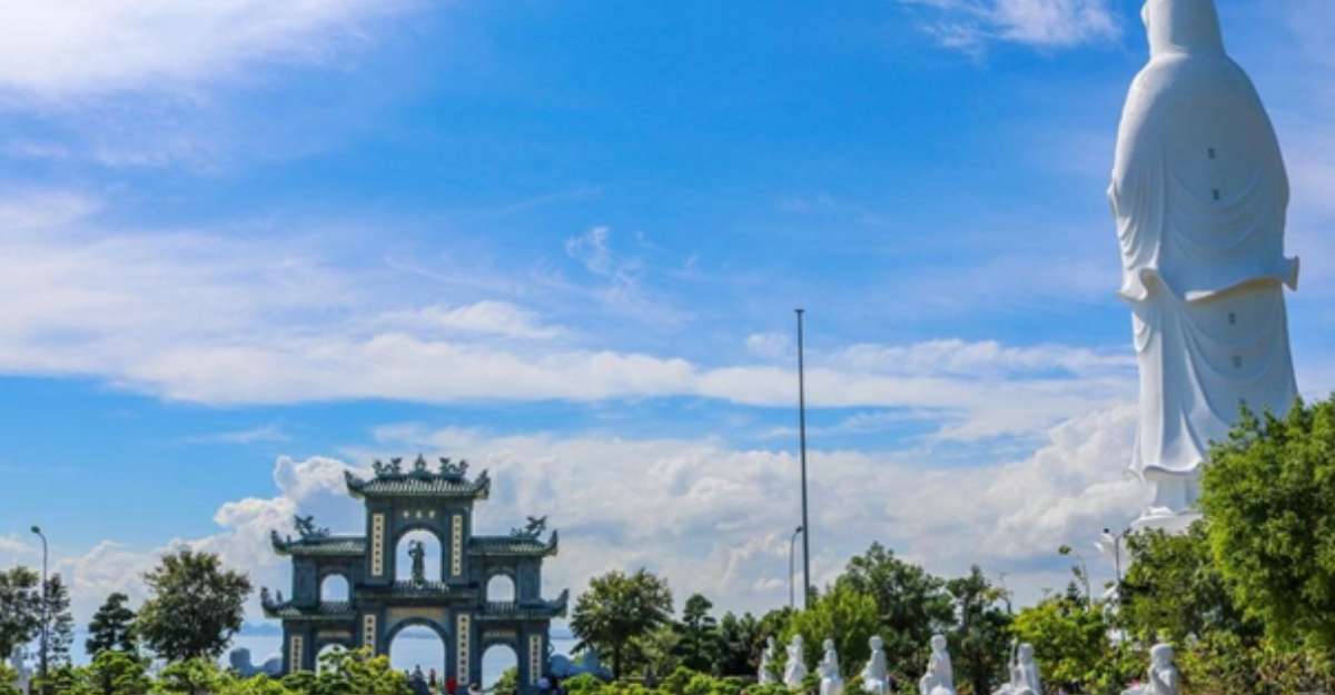 Chùa Linh Ứng là điểm du lịch tâm linh nổi bật tại Đà Nẵng
