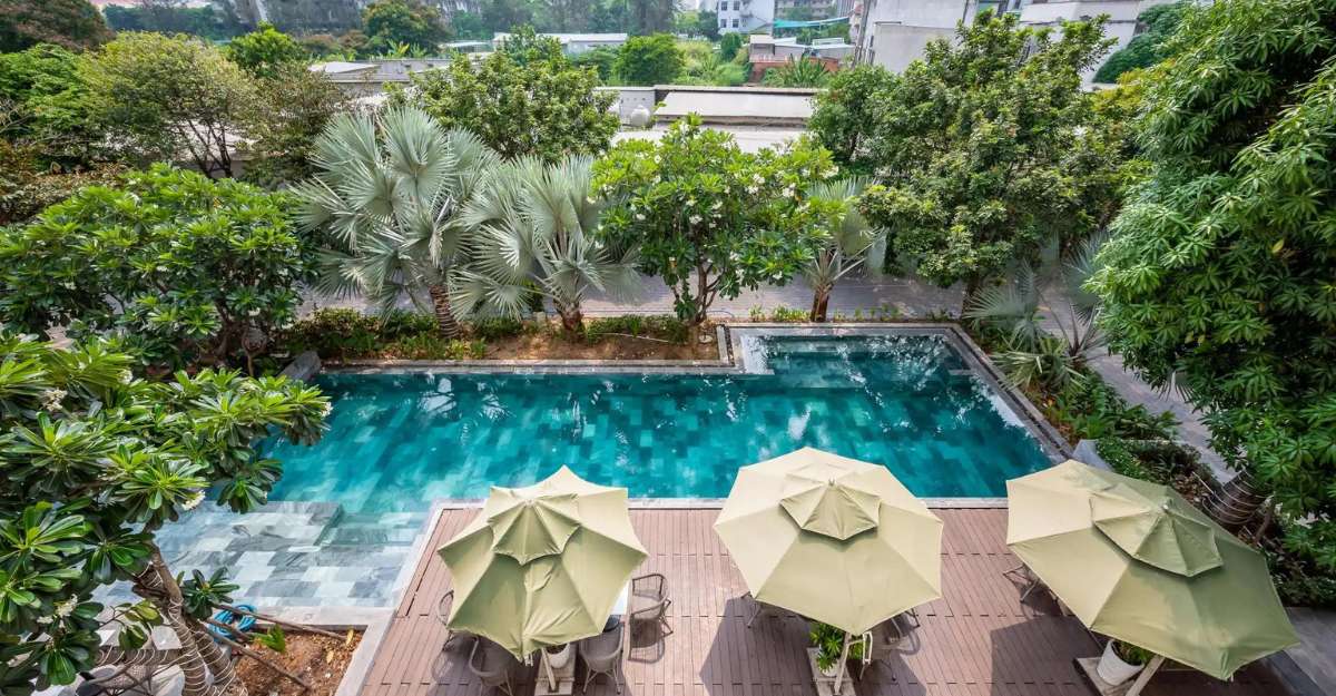 Hồ bơi tại Cozrum Homes - Sonata Residence