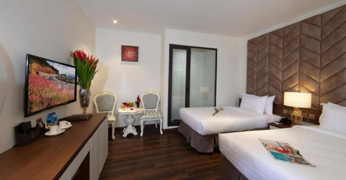 Phòng Deluxe Twin tại Blue Diamond Luxury Hotel