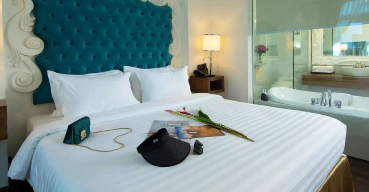 Phòng Executive With City View tại Blue Diamond Luxury Hotel