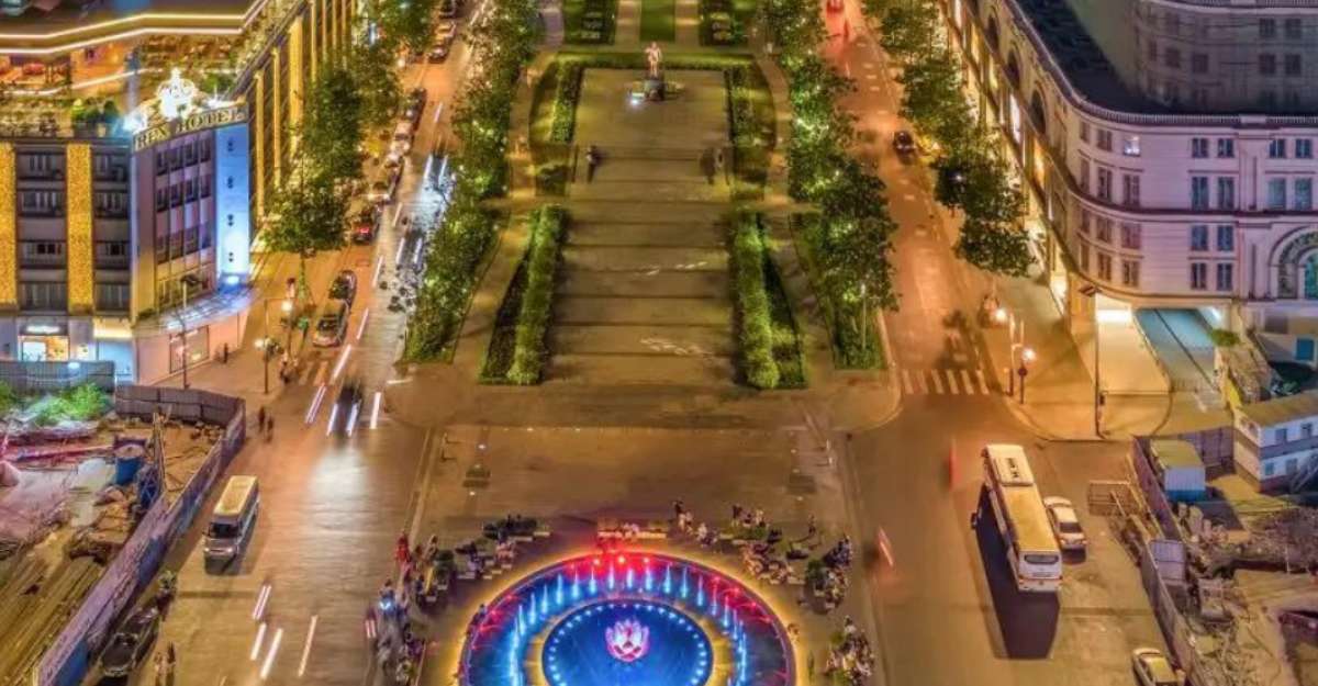 Phố đi bộ Nguyễn Huệ