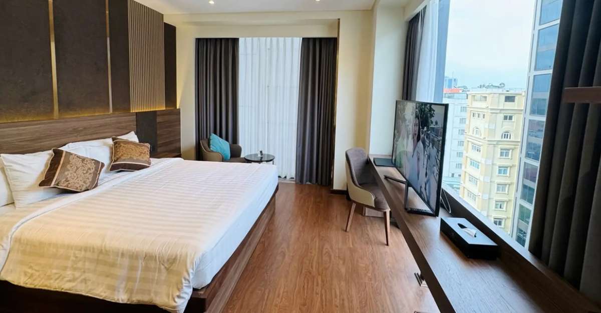 Phòng Premier - Single City View tại Northern Charm Hotel