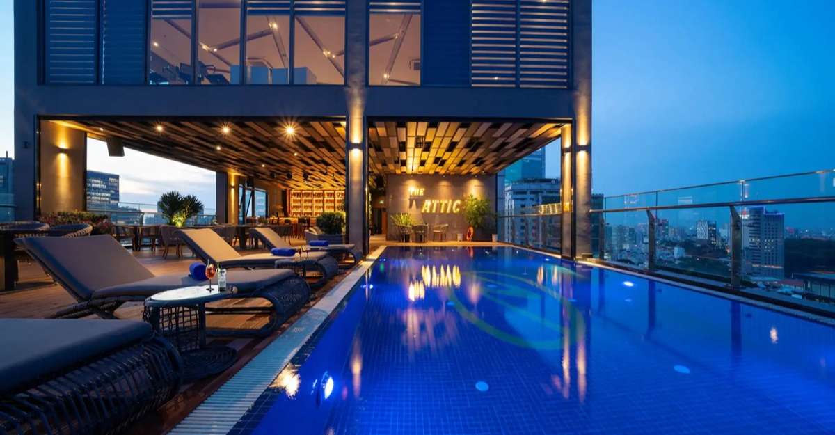 The Attic Pool Bar tại Northern Charm Hotel