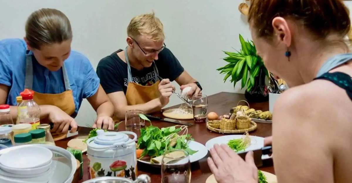 Học Nấu Ăn kèm Trải Nghiệm Xích Lô & Tour Chợ Ẩm Thực Tùy Chọn
