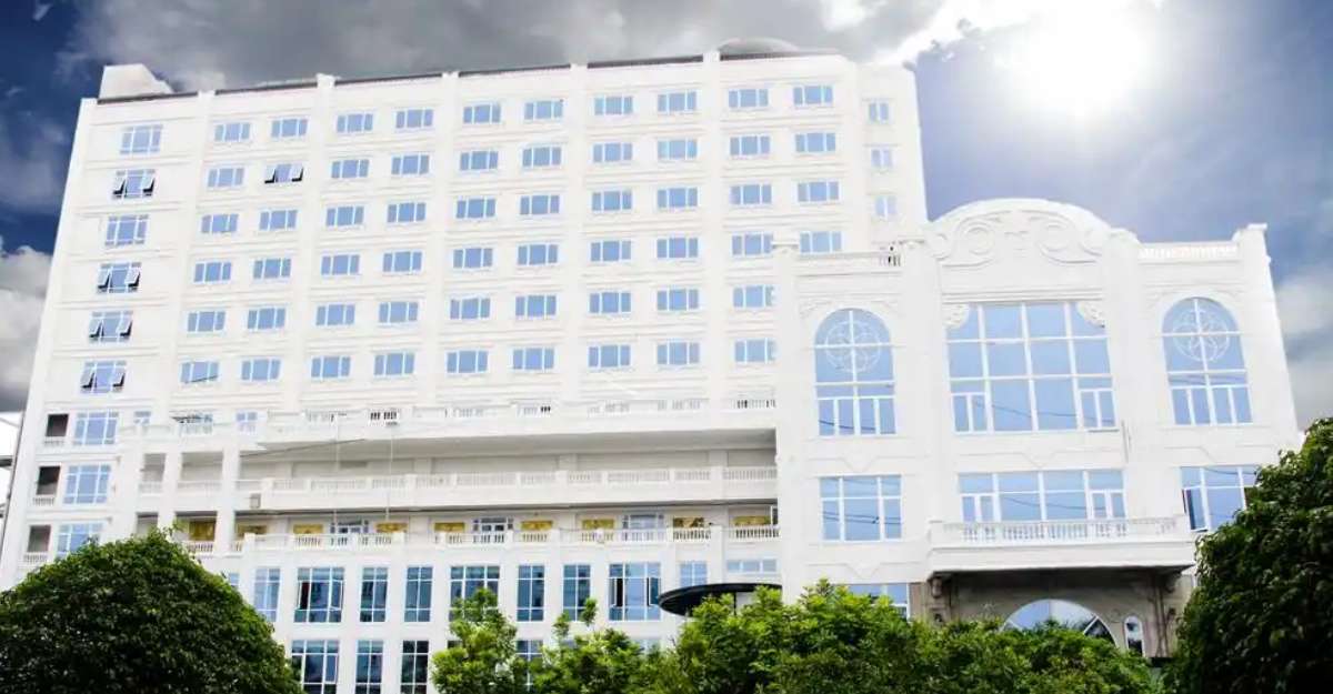 Phong cách kiến trúc của Ninh Binh Legend Hotel sang trọng và đậm chất phố