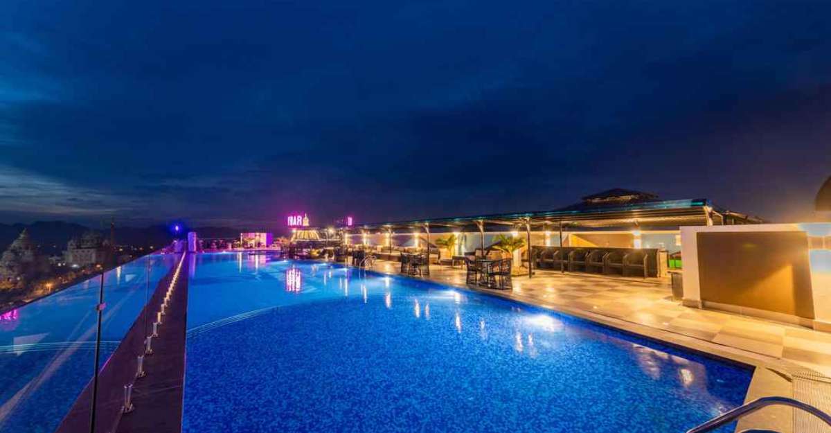 Hồ bơi vô cực tại Ninh Binh Legend Hotel