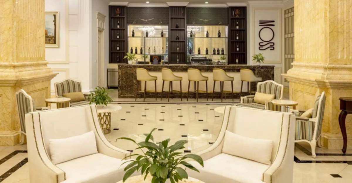 Quầy Bar Moss tại Melia Vinpearl Phu Ly