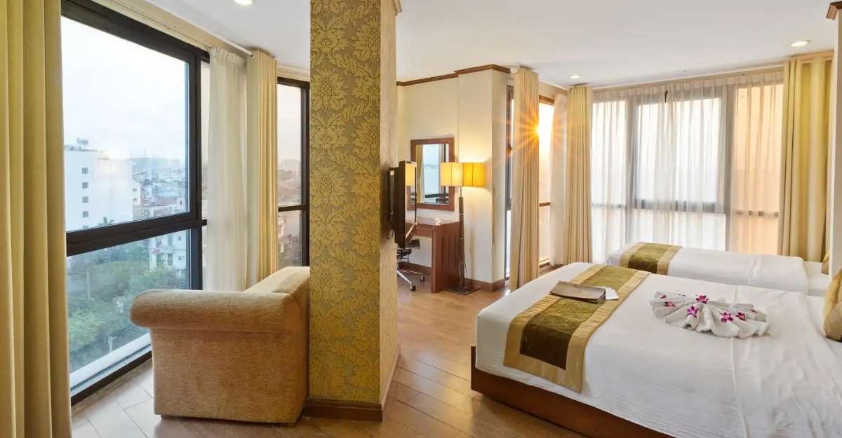 Khách sạn Sunset Westlake