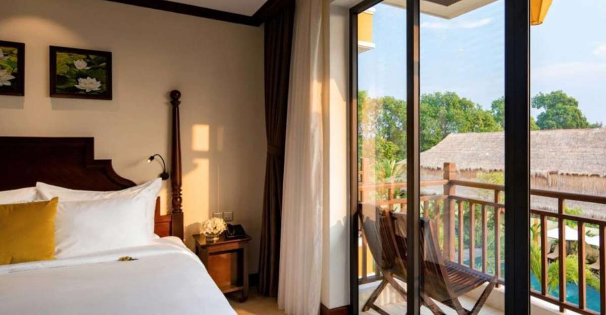 Phòng Premier Room With Balcony tại Mulberry Collection Silk Village