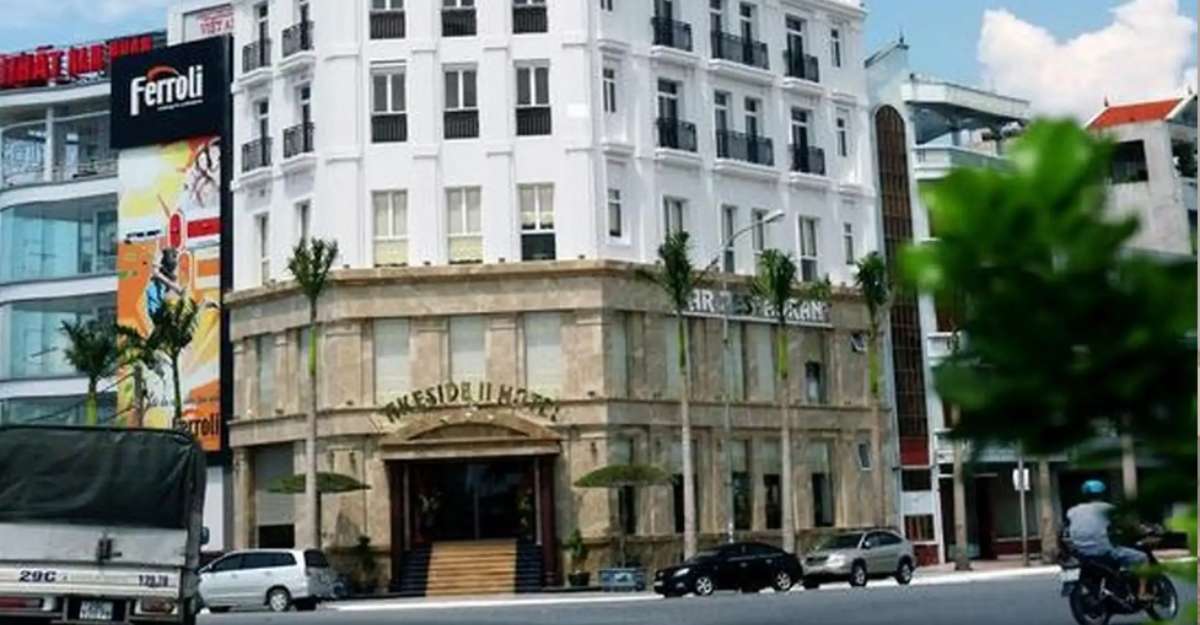 Lakeside 2 Hotel - khách sạn ở thành phố Nam Định